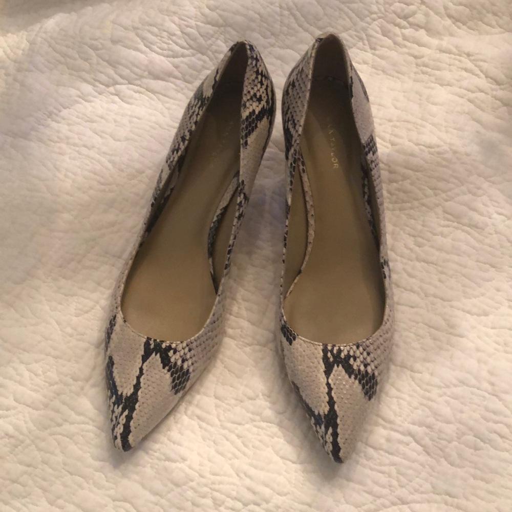 Ann Taylor Animal Print Pumps, Size 9 🎊🎉